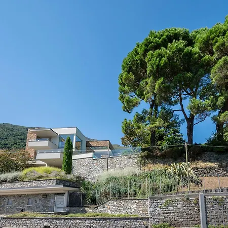 Apartment Koi Terrazza Sul Pianello Del Lario